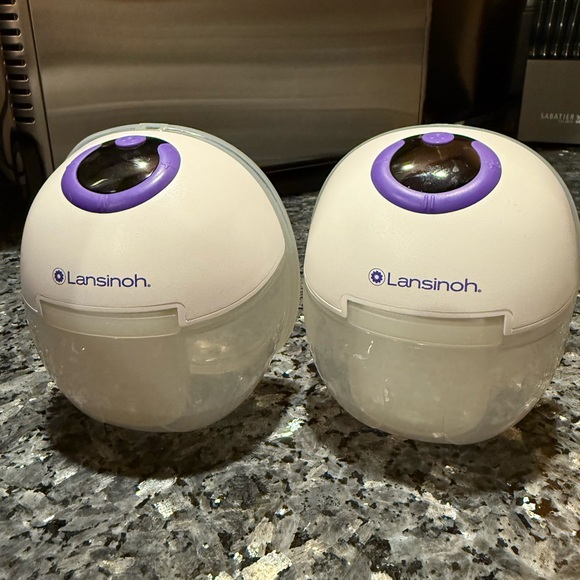 Lansinoh DiscreetDuo Wearable Pump - Picture 1 of 9